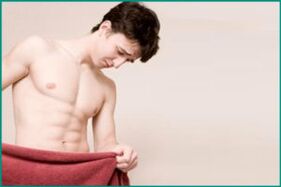 Dolore nel perineo di un uomo con prostatite